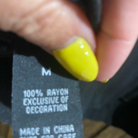 A.Byer Size M Embrioned Flowers Black T-shirt Blouse Cut Open Shoulder Off Shoul - Picture 6 of 6